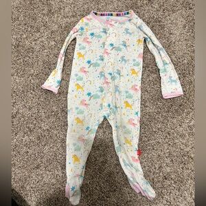 Magnetic me onsie size 6-9 months and 12-18 months